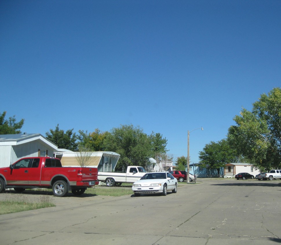 Primary Photo - 1500 E Bluebell Rd