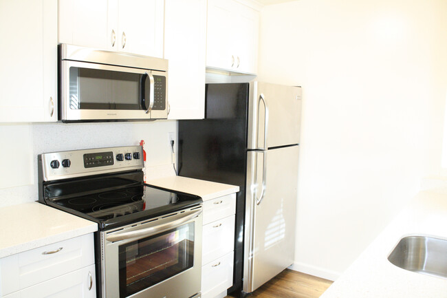 Building Photo - 474 Studio Cir