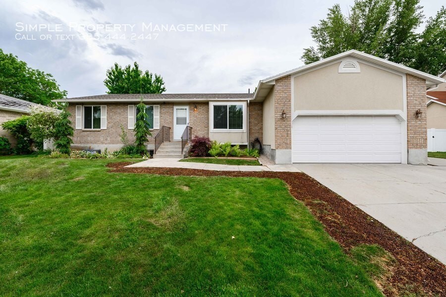 Primary Photo - 969 Greenoaks Dr