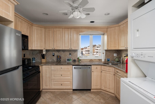 Foto del edificio - 408 Coolidge Ave