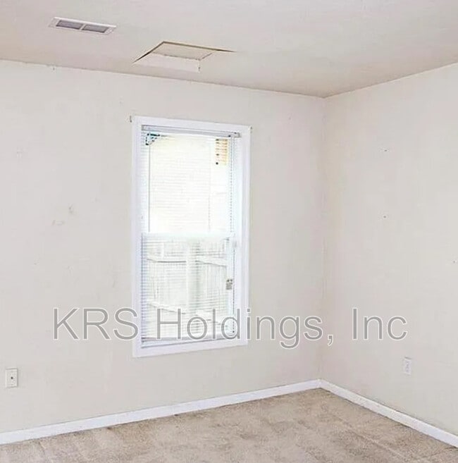 Foto del edificio - 1130 Commerce Ave