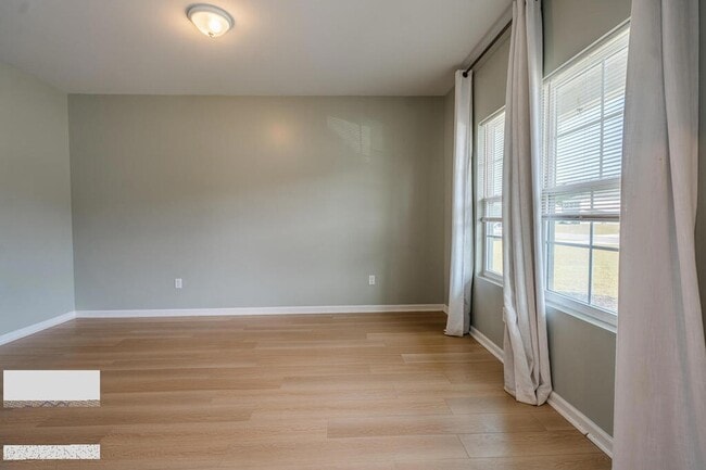 Building Photo - 242 Enclave Wy