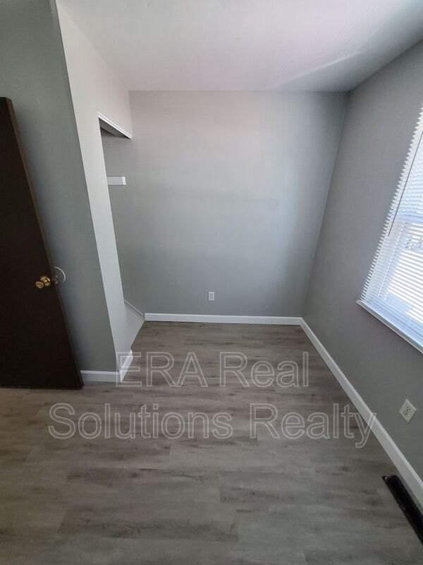 Foto del edificio - 3294-3298 E 5th Ave