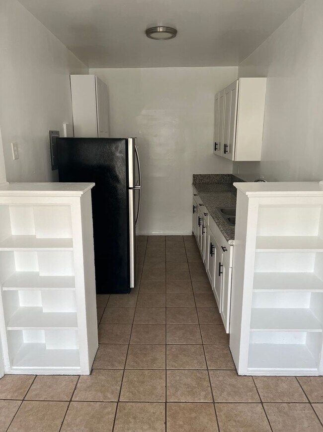 Foto del interior - 138 S Berendo Corp.