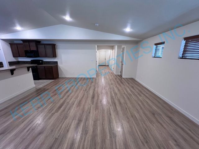 Building Photo - Charming 3 Bed, 2.5 Bath Rental Home in Sa...