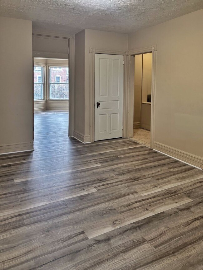 Foto del edificio - 516 W Allen St