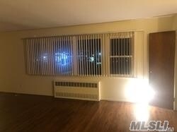 Foto del edificio - 582 Rockaway Ave