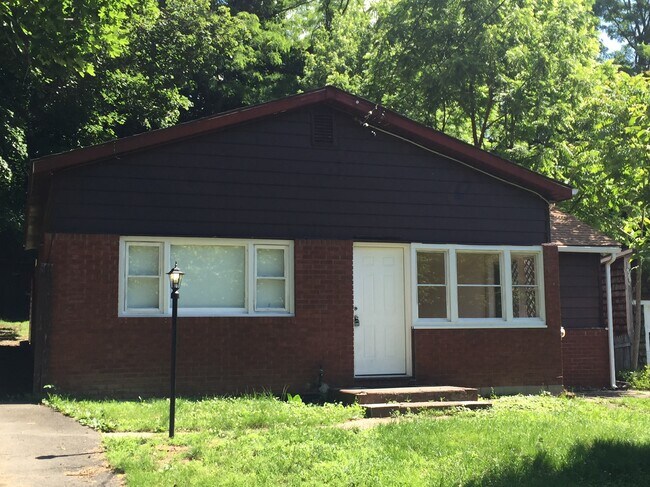 Building Photo - 108 Union Ave
