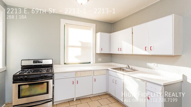 Foto del edificio - 2213 E 69th St