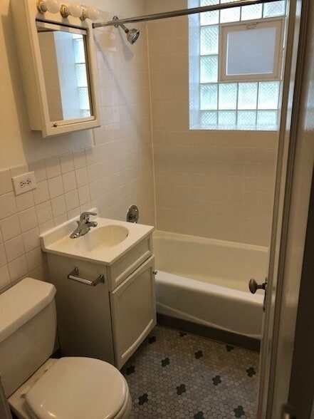 Foto del edificio - 3400 N Nagle Ave