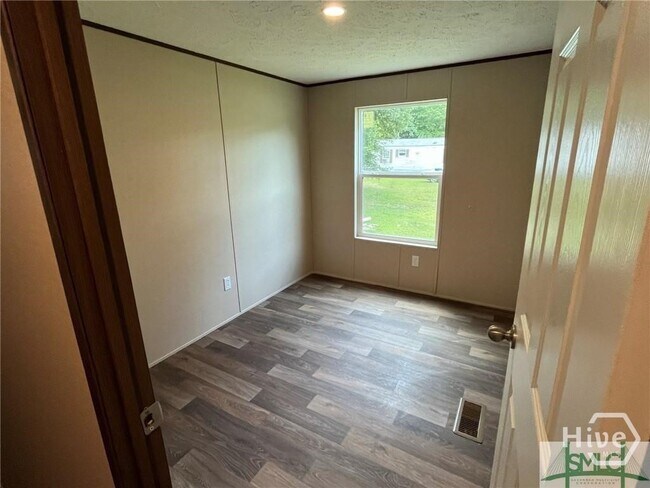 Foto del edificio - 51 Miles Park Rd