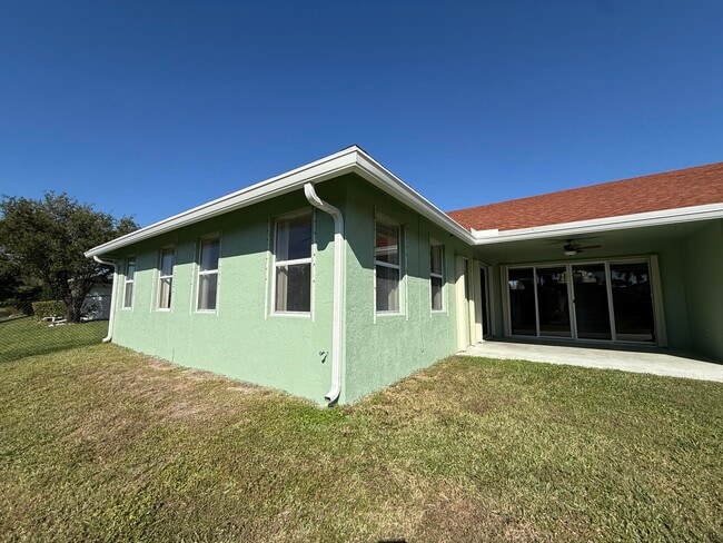 Foto del edificio - 1168 Hatteras Cir