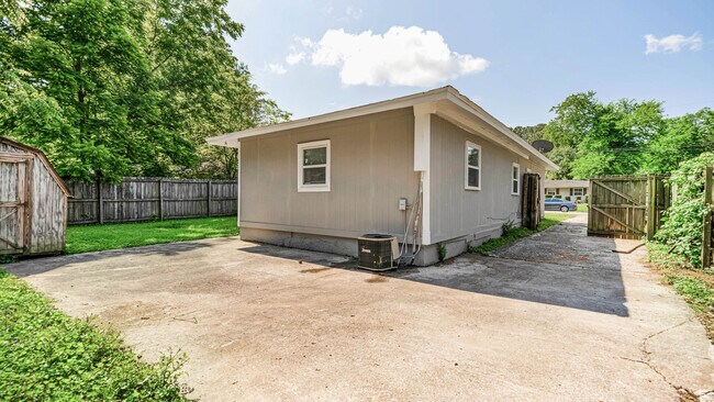 Foto del edificio - 2126 Evans Ave NW