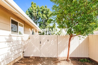 Building Photo - 500 4th St