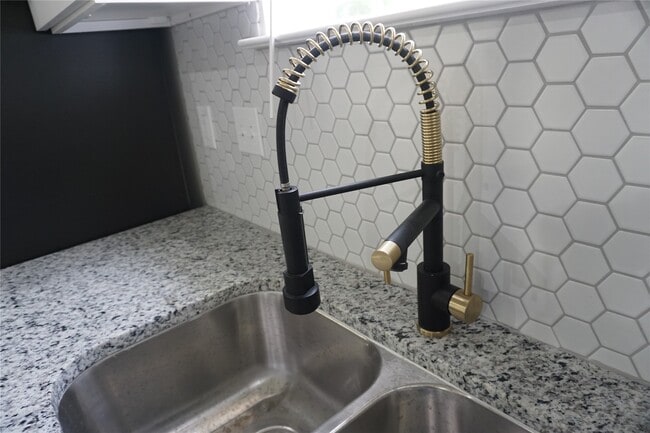 Foto del edificio - 11514 Persimmon St