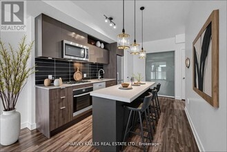 Building Photo - 100 Dalhousie St