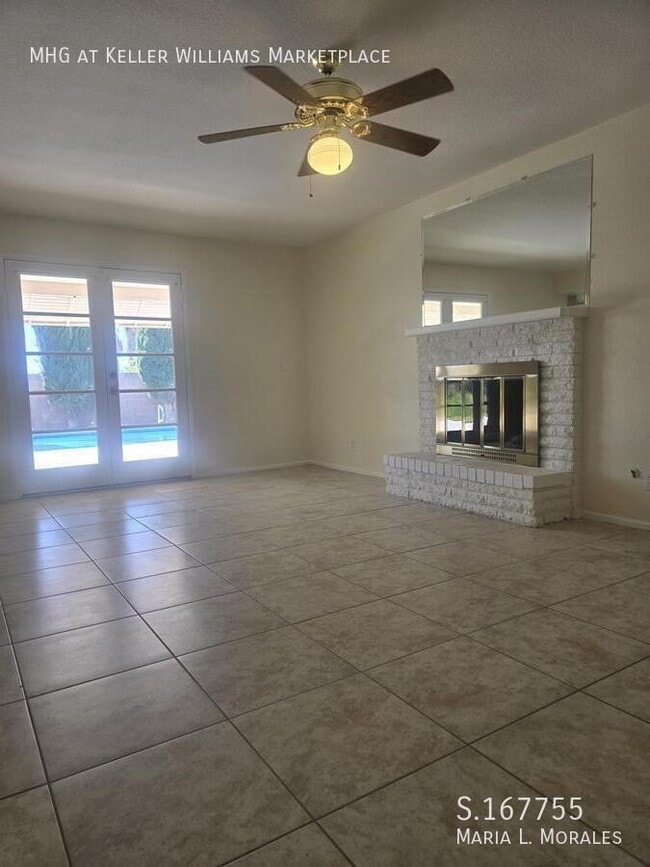 Building Photo - 641 Otono Dr