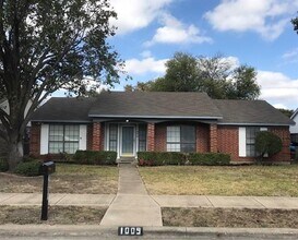 Building Photo - 1009 Morrison Dr