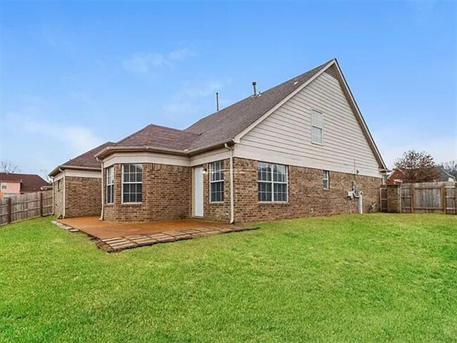 Building Photo - Beautiful Memphis home