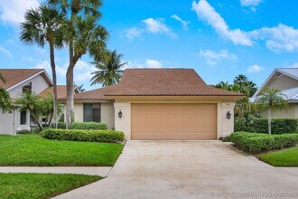 Building Photo - 111 Seashore Dr