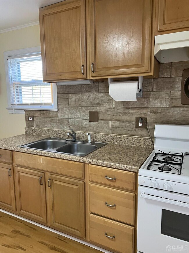 417 John St, South Amboy, NJ 08879 Room for Rent in South Amboy, NJ