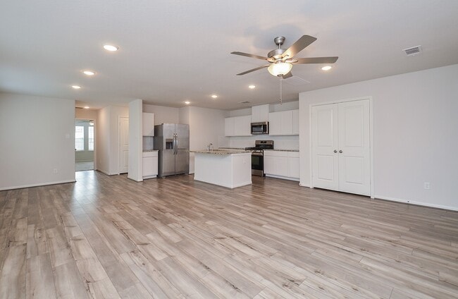 Building Photo - 18831 Glenwood Chase Ct