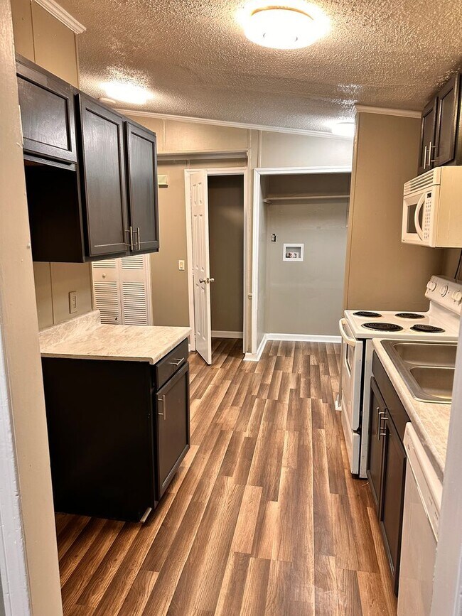 Foto del edificio - 3 BED 2 BATH IN FAYETTEVILLE NC