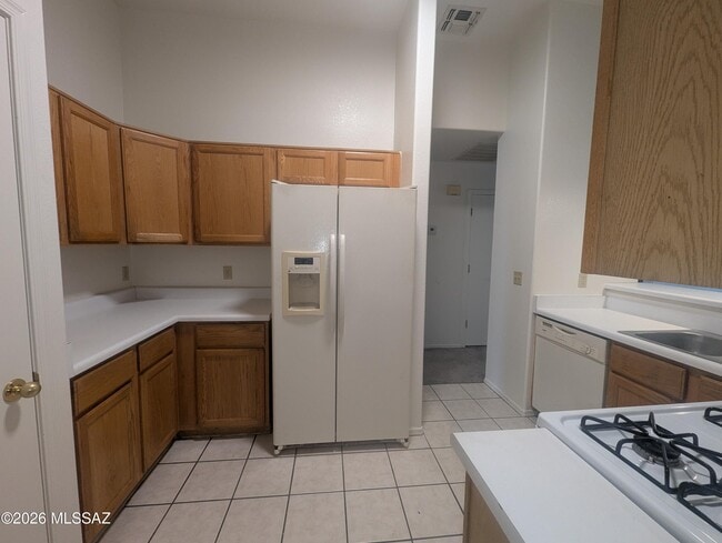 Building Photo - 7835 S Lennox Ln