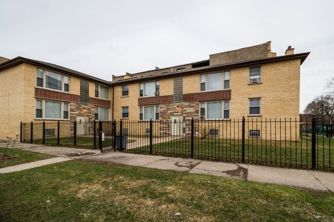 Building Photo - 8001 S Wood St
