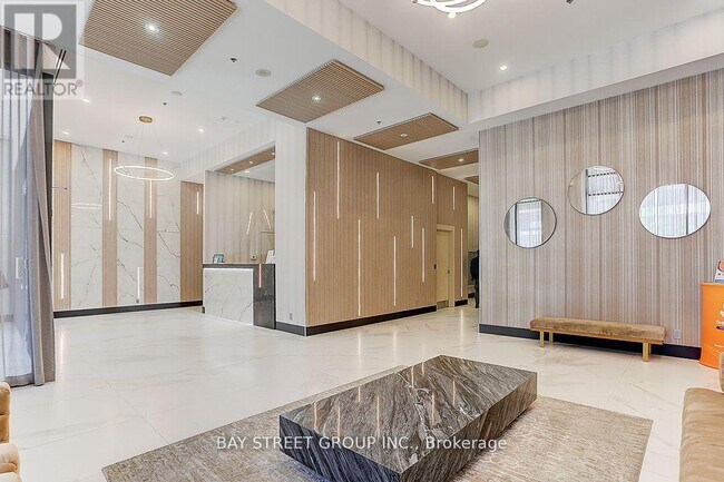 Photo du bâtiment - 4070-4070 Confederation Pkwy
