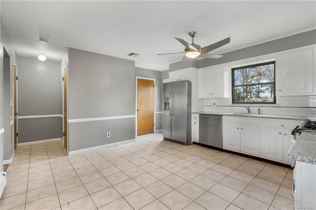 Building Photo - 52 Highland Ave