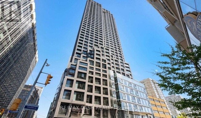 Building Photo - 20 Soudan Ave