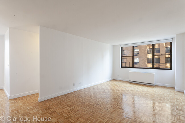 Interior Photo - Claridge House