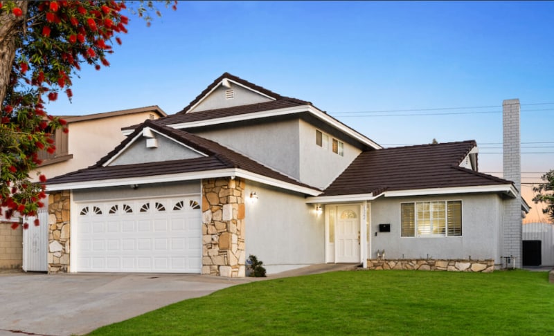 Primary Photo - 1322 E Elsmere Dr