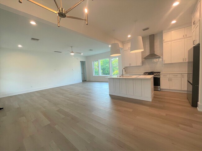 Foto del edificio - 517-513 13th Ave S