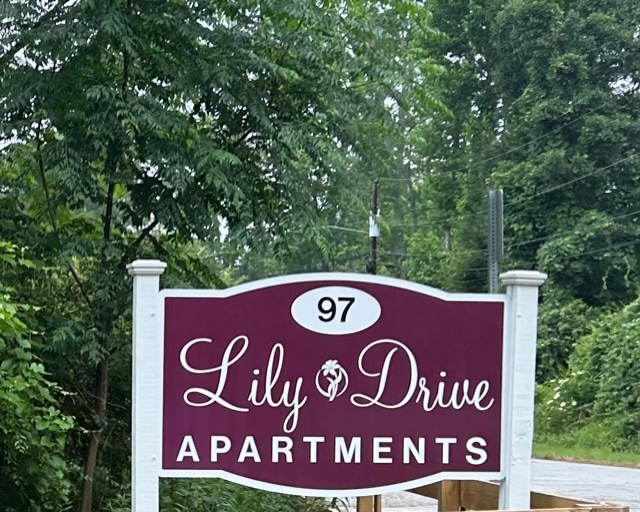 Foto del edificio - 97 Lily Dr Apt I, Lily Drive Apartments