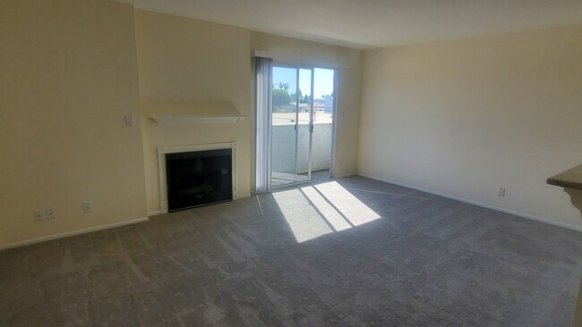 Building Photo - 3552 S Centinela Ave