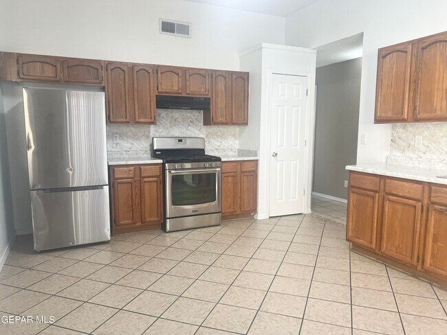 Foto del edificio - 3305 Mike Godwin Dr