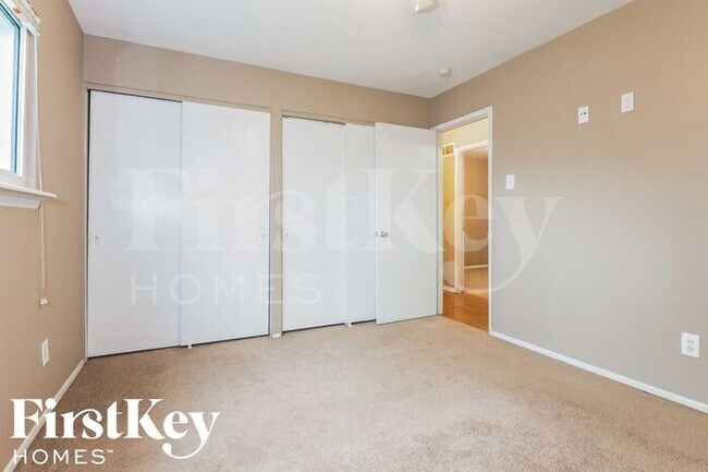 Foto del edificio - 5180 Carey Ln