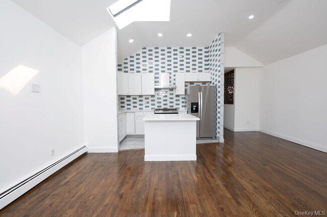Foto del edificio - 268 Emerson Ave
