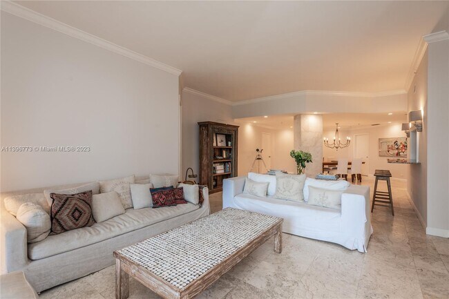 Building Photo - 888 Brickell Key Dr