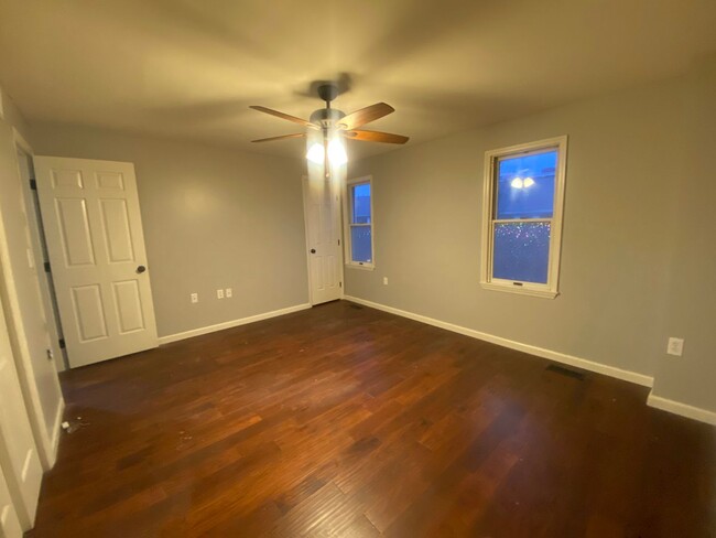 Building Photo - 103 Cooper Place - 2 Bedroom - 2.5 is a St...