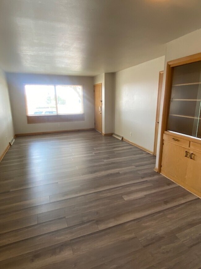 Building Photo - 4043 N 60th St