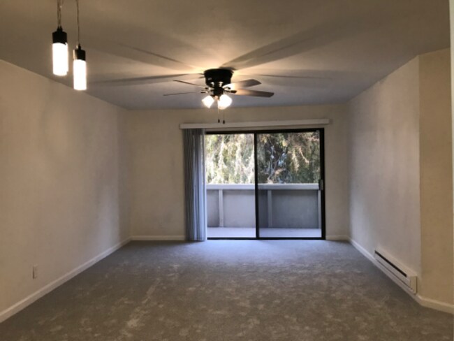 Building Photo - 1204 N Abbott Ave