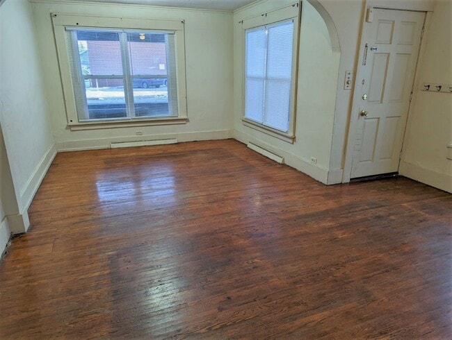 Building Photo - 313 N 1st St