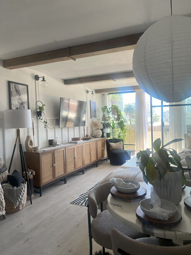Foto del edificio - 1 Bed 1 Bath In Long Beach