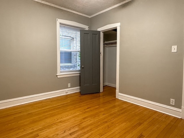 Building Photo - 6327 N Oakley Ave