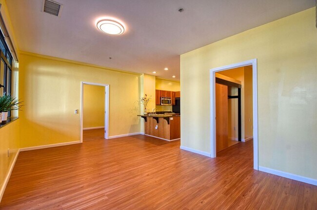 Foto del edificio - 1551 Fourth Ave