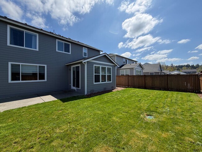 Building Photo - Contemporary 2800 Sqft. Home in Buckley