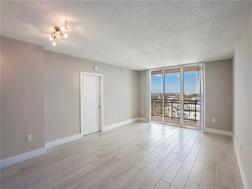 Foto del edificio - 1040 Seminole Dr